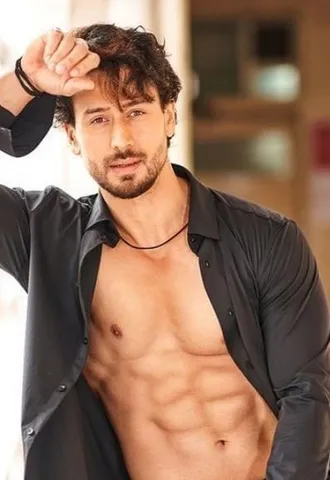 করণ জোহরের নতুন অ্যাকশন বিনোদনমূলক ছবিতে অভিনয় করবেন টাইগার শ্রফ