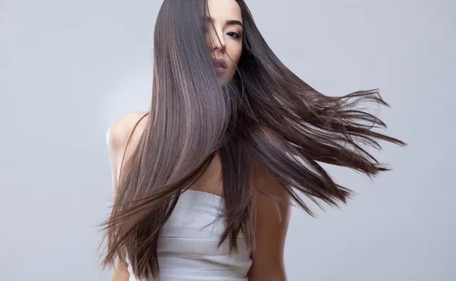 এখন দুর্গা পুজো মানেই স্ট্রেট চুল