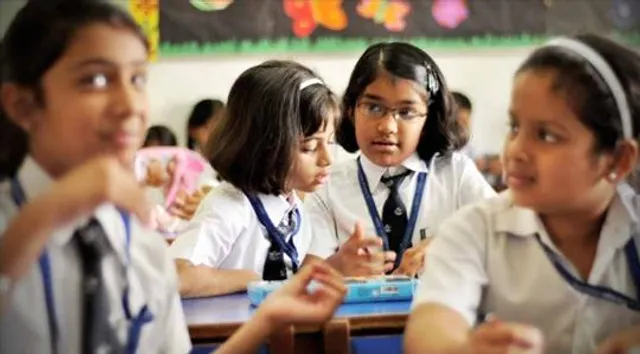 গরম কমতেই ক্লাস শুরু স্কুলে!