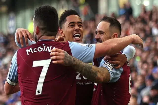 ঘুরে দাঁড়াচ্ছে ভিলা