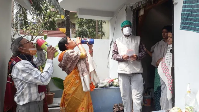 মেদিনীপুর পৌরসভার ৮ নং ওয়ার্ড এ রবিবাসরীয় প্রচারে বিজেপি প্রার্থী কুহেলি দত্ত! শুনলেন অভাব-অভিযোগ