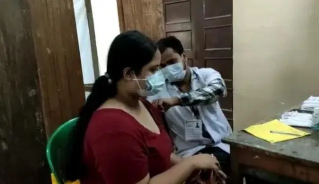 শিলিগুড়ি কলেজে শুরু টিকাকরণ