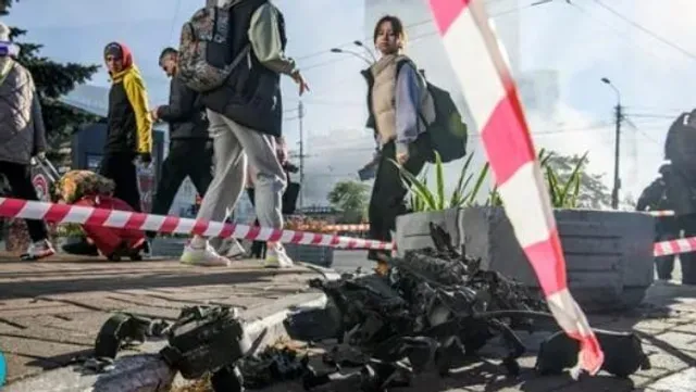 রাশিয়া নতুন হামলার রিপোর্ট করার পর মধ্য কিয়েভে ২টি বিস্ফোরণের শব্দ শোনা গেছে