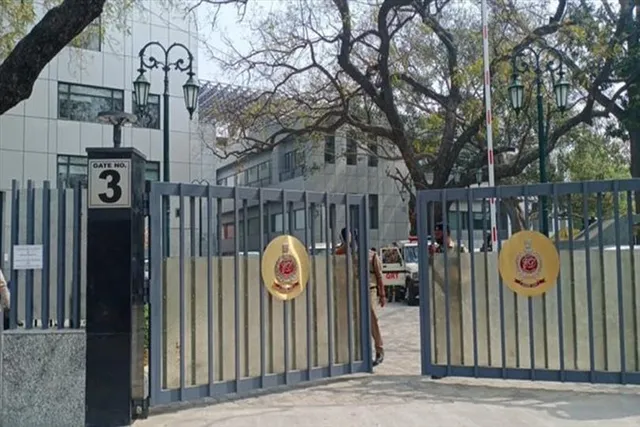 সরকারের এক পদস্থ আধিকারিকের বাড়িতেও ED-র হানা