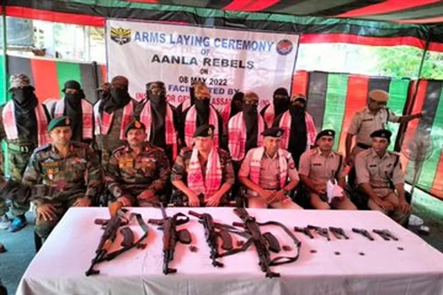 CRPF-এর কাছে আত্মসমর্পণ করলেন এএএনএলএর ১৩ জন ক্যাডার