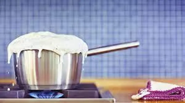 বার বার দুধ ফুটিয়ে খাওয়া কি উচিৎ?