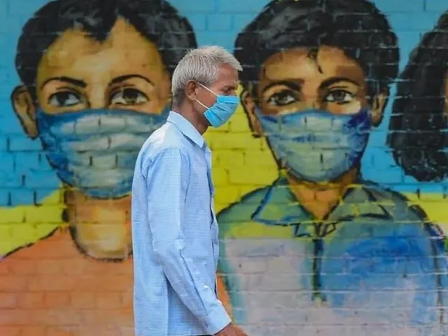 চতুর্থ ঢেউ কি আতঙ্কের হবে ?