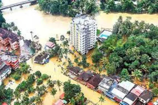 ভারী বৃষ্টি, ফের বন্যা কেরালায়
