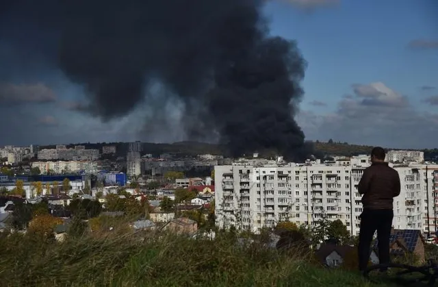 ইউক্রেন জুড়ে রুশ হামলায় কমপক্ষে ১৪ জন নিহত
