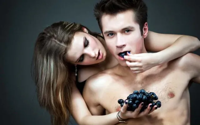 রসালো যৌন জীবন পেতে আঙুর খান