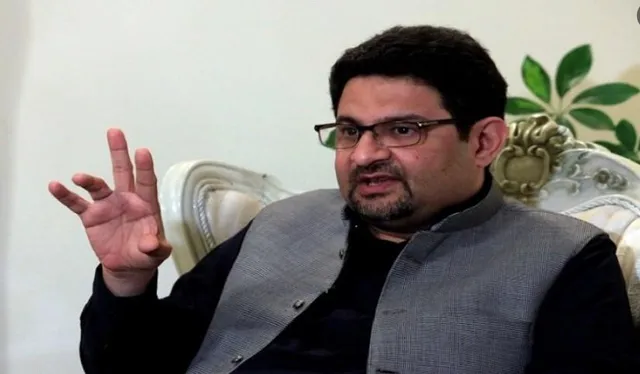 আকস্মিক পদত্যাগের ঘোষণা পাকিস্তানের অর্থমন্ত্রীর