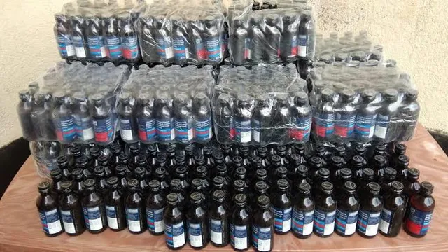 ৩০০ বোতল কাফ সিরাপ-সহ গ্রেফতার ৩