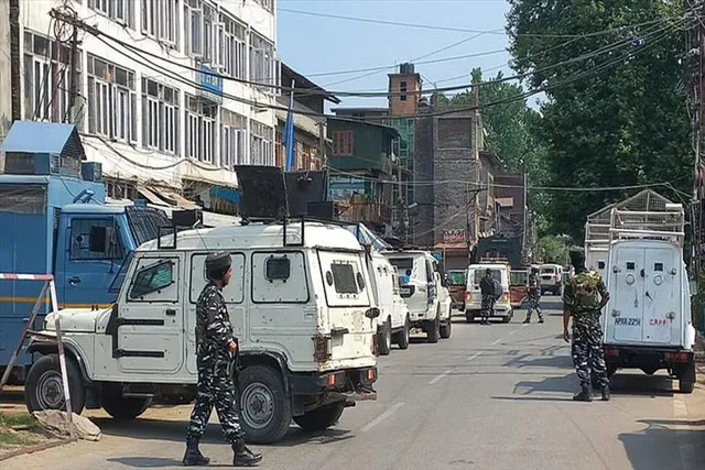 অশান্ত শ্রীনগর, সেনার গুলিতে নিকেশ কুখ্যাত জঙ্গি