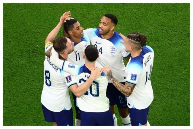 দুই কিংবদন্তীর সঙ্গে একাসনে রাশফোর্ড