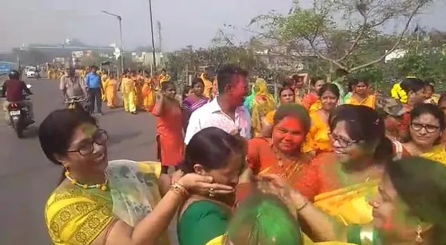 বসন্ত উৎসব উপলক্ষে প্রভাতফেরির আয়োজন করা হল দুর্গাপুরে