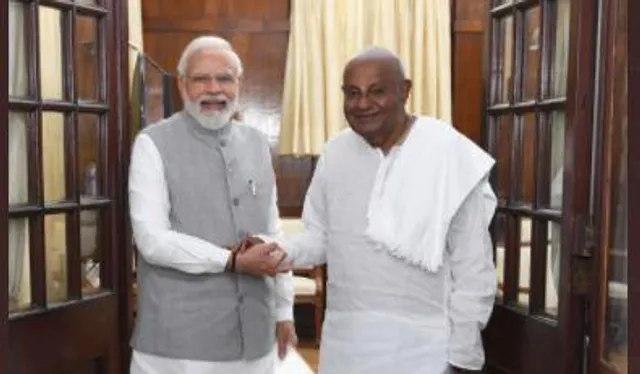 প্রাক্তন প্রধানমন্ত্রীর সঙ্গে দেখা করলেন মোদী