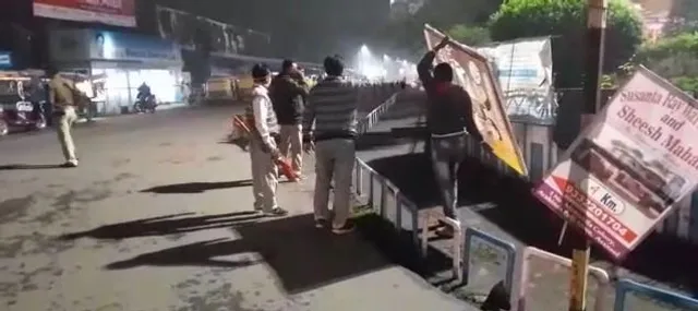 ভোটের ঢাকে কাঠি, সরছে পোস্টার-ব্যানার