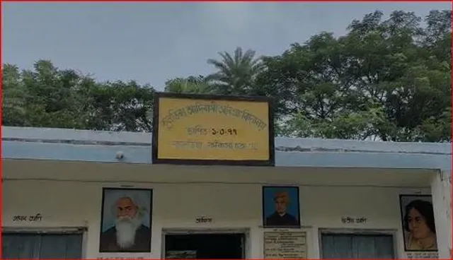 বন্ধ স্কুলে বাড়ছে দুষ্কৃতী দৌরাত্ম্য