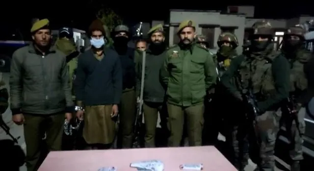 পুঞ্চে জঙ্গিদের সহযোগী গ্রেফতার, উদ্ধার পিস্তল, কার্তুজ