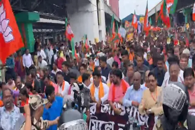 সুকান্ত মজুমদারের নেতৃত্বে এগোচ্ছে মিছিল