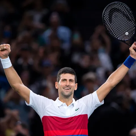 বল এলো নোভাকের ‘কোর্টেই’