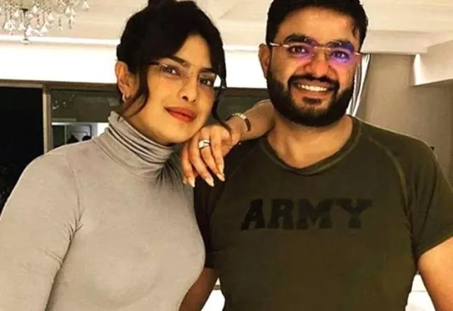 ভাইফোঁটায় ভাইকে শুভেচ্ছা জানালেন প্রিয়াঙ্কা চোপড়া