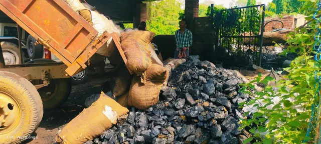 অবৈধ কয়লা খননের বিরুদ্ধে অভিযান পুলিশের