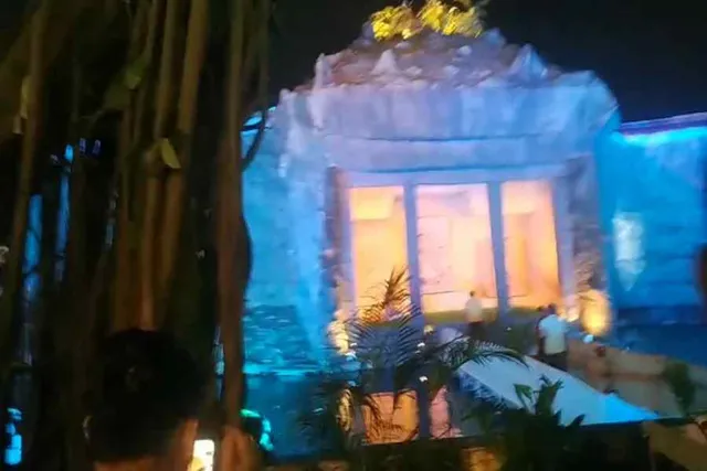 পুজো পরিক্রমা: পদ্মপুকুরে নায়াগ্রা জলপ্রপাত