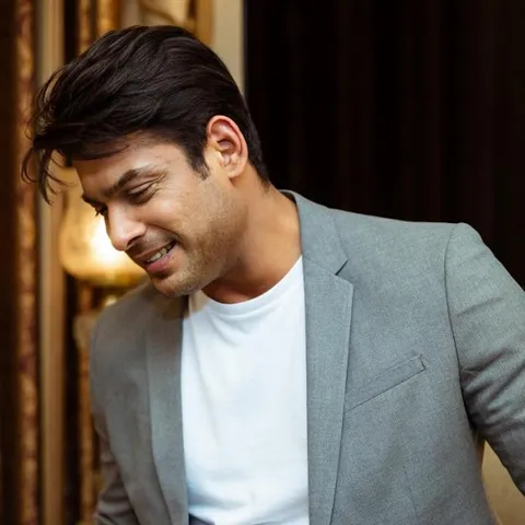 সিদ্ধার্থ শুক্লার মৃত্যুতে দুঃখপ্রকাশ করে টুইট করলেন মনোজ বাজপেয়ী