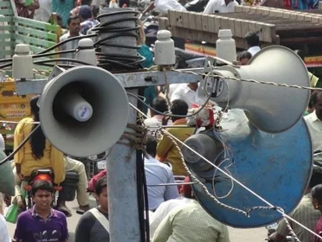 শব্দযন্ত্রের তাণ্ডবে নাজেহাল কলকাতা, কাঠগড়ায় প্রশাসন