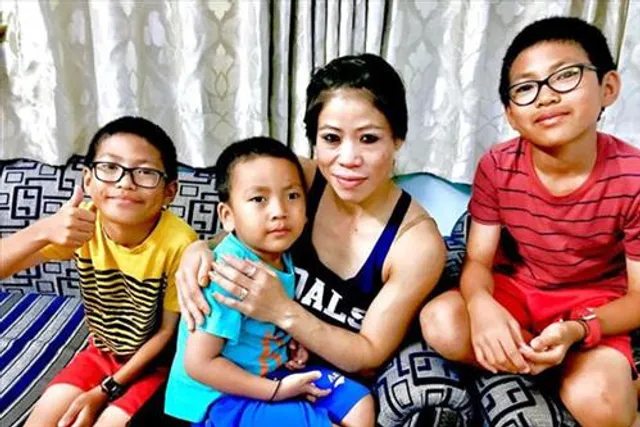 টোকিও অলিম্পিকঃ মা’কে অলিম্পিকের জন্য শুভেচ্ছা জানাচ্ছে মেরি কমের তিন শিশুপুত্র, দেখুন ভিডিও