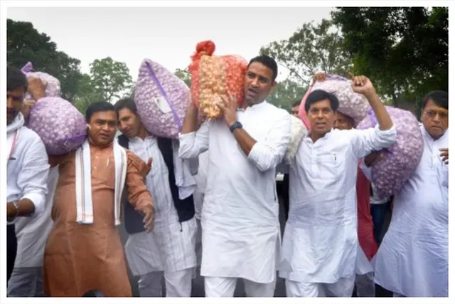 সরকারের উচিত কৃষকদের কাছ থেকে ন্যায্য মূল্যে রসুন কেনা: কংগ্রেস