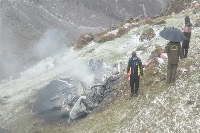 কেদারনাথে হেলিকপ্টার দুর্ঘটনায় বাড়ল মৃত্যু সংখ্যা, চলছে উদ্ধারকাজ
