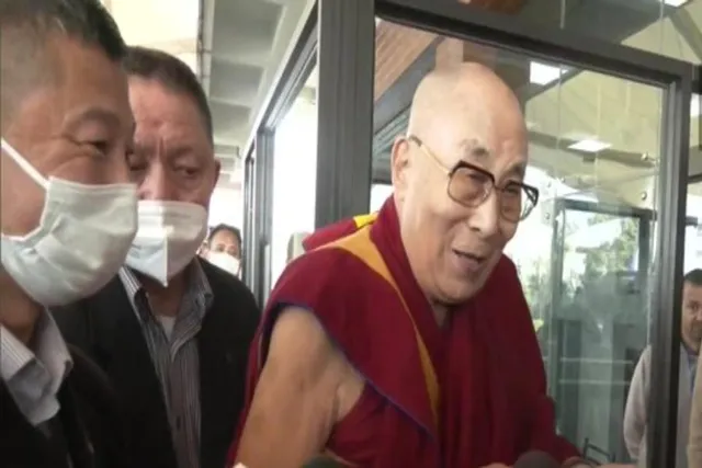 চীন নয় ভারতকে পছন্দ করেন তিব্বতের ধর্মীয় নেতা দলাই লামা