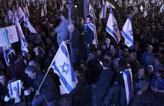 নেতানিয়াহুর সমঝোতা প্রত্যাখ্যানের পর ইসরায়েলিদের বিক্ষোভ