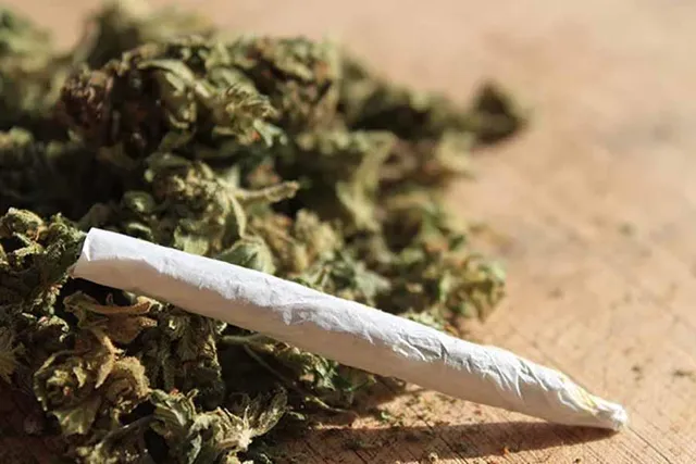 প্রায় আড়াই কেজি গাঁজা সমেত গ্রেফতার ২