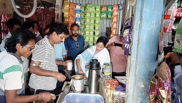 জঙ্গলমহলে চা-চপ বিক্রি মুখ্যমন্ত্রীর, দেখুন ভিডিও