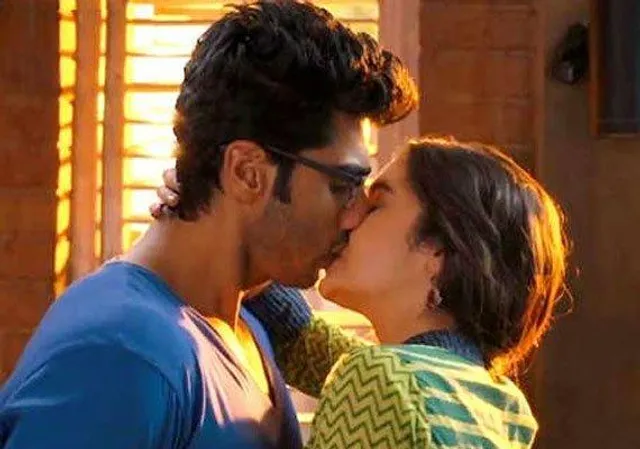 অন্তরঙ্গ সাক্ষাতের সময়   ভাগ হয়ে যায়  জীবাণু