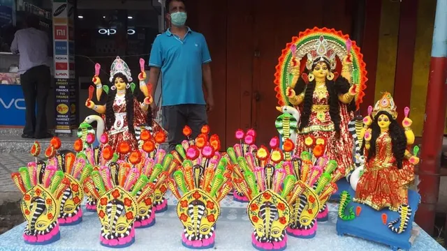 অতিমারি প্রভাব ফেলেছে মনসা প্রতিমাতেও