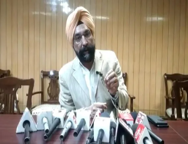 আমুলের ম্যানেজিং ডিরেক্টরের পদ থেকে সরে দাঁড়ালেন আরএস সোধি