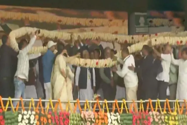 ২০২৪-এ বিজেপিকে ক্ষমতাচ্যুত করতে বিহারে শুরু মহাজোটের সমাবেশ