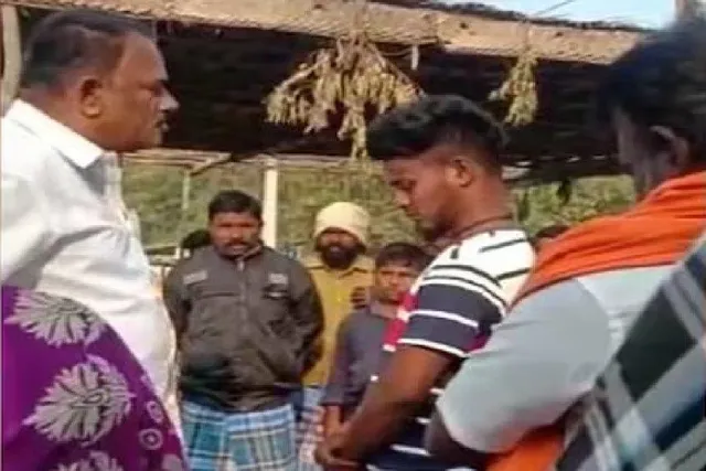 দলিত যুবকের মন্দিরে প্রবেশ, কটুক্তি নেতার