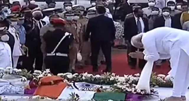 লতা মঙ্গেশকরকে শেষ শ্রদ্ধা জানালেন নরেন্দ্র মোদী