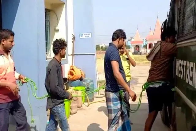 অভৈধ কয়লা লোড, ধৃত একাধিক