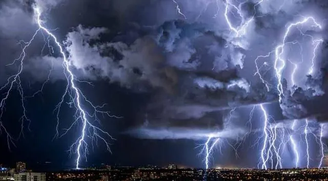 জেলায় জেলায় বজ্রবিদ্যুৎ-সহ বৃষ্টি, নদিয়ার বজ্রপাতে মৃত্যু হল ২ জনের