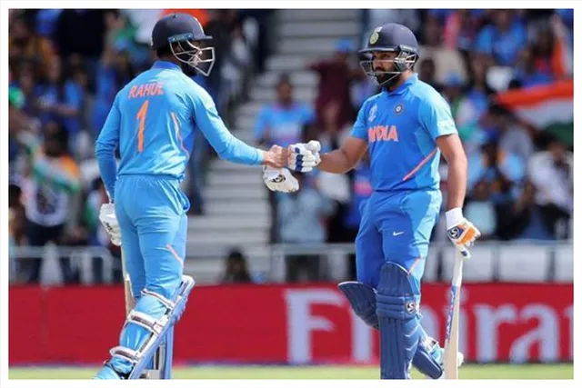 জোশ হ্যাজেলউডের বলে ছয় রোহিত - রাহুলের