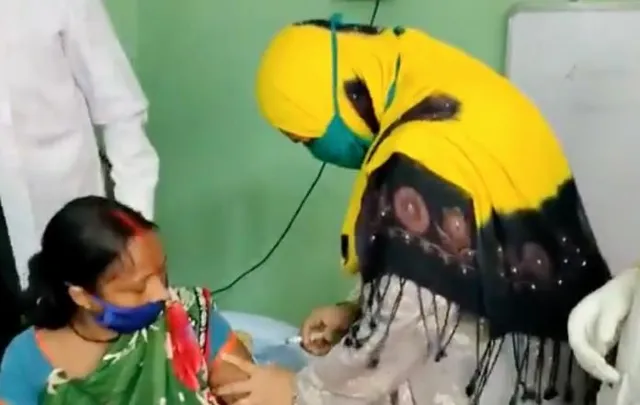 কুলটি টিকাকরণ বিতর্ক: তবাসুম আরার বিরুদ্ধে থানায় অভিযোগ বিজেপি-র