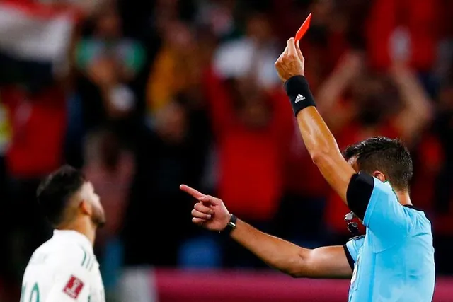 রোনাল্ডোদের ম্যাচের দায়িত্বে দশবার লাল কার্ড দেখানো রেফারি