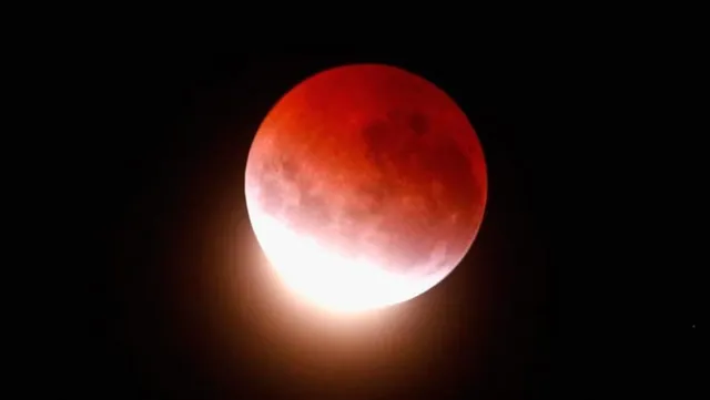 ৫৮০ বছরে দীর্ঘতম খণ্ডগ্রাস চন্দ্রগ্রহণ শুক্রবার