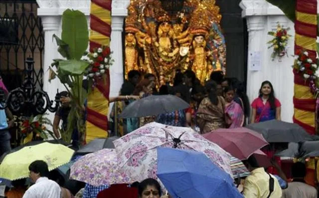 আজ থেকেই হালকা হাতে ব্যাটিং দিয়ে শুরু নিম্নচাপের বৃষ্টির!